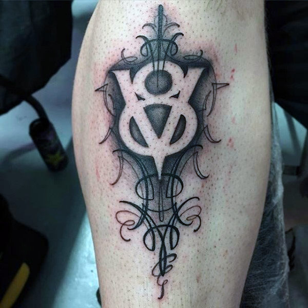 30 Nadelstreifen Tattoos für Männer - Maskulin dünne Linie Design-Ideen  