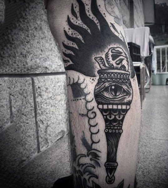 60 Torch Tattoos für Männer - beleuchtete Körperkunst Ideen  