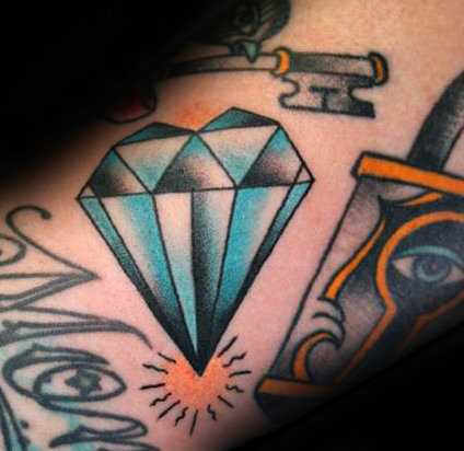 50 traditionelle Diamant-Tattoo-Designs für Männer - Juwel-Tinten-Ideen  
