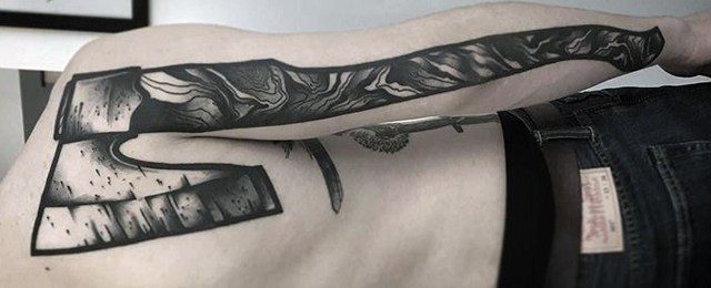 60 Axt Tattoo Designs für Männer Holzschnitzel Tinte Ideen Mann