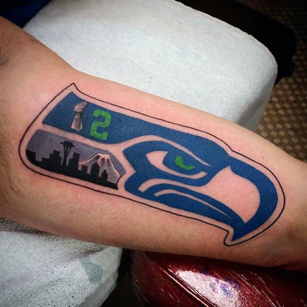 30 Seattle Skyline Tattoo Designs für Männer - Stadt Tinte Ideen  