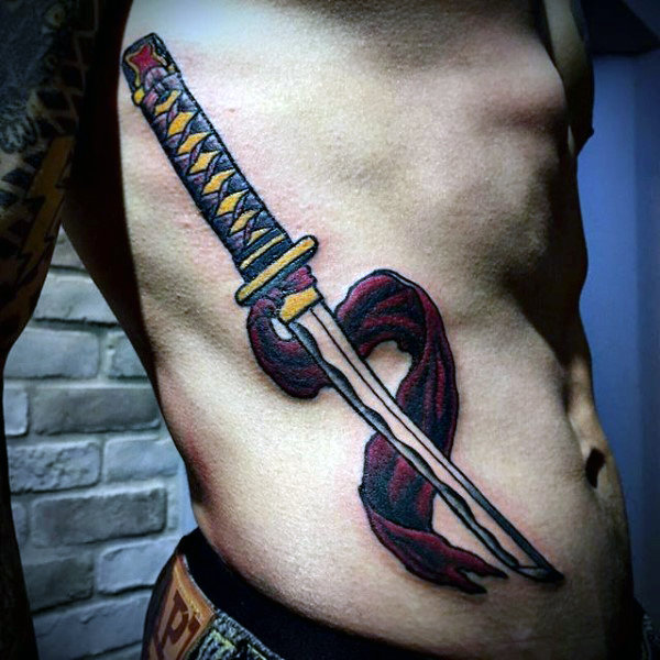40 Katana Tattoo Designs für Männer - japanische Schwert Tinte Ideen  