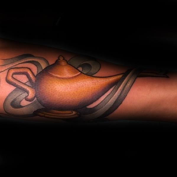30 Genie Lampe Tattoo Designs für Männer - Spirit Ink Ideen  