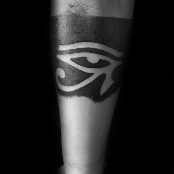 50 Auge von Horus Tattoo Designs für Männer - ägyptische Hieroglyph-Tinte  