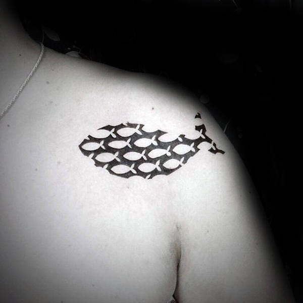 60 Fische Tattoos für Männer - Astrologie Tink Design-Ideen  