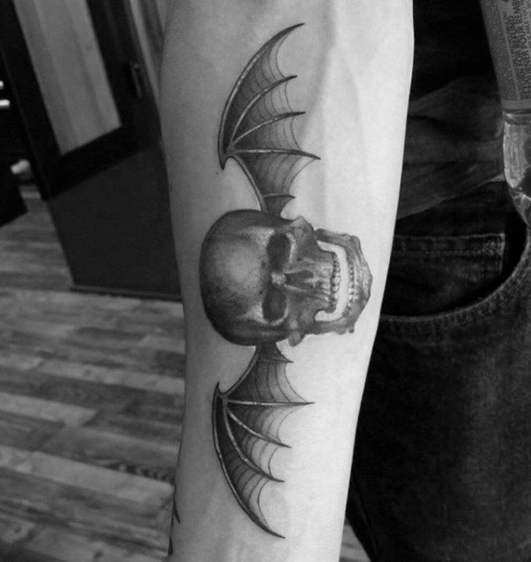 30 Deathbat Tattoo Designs für Männer - Winged Skull Ink Ideen  