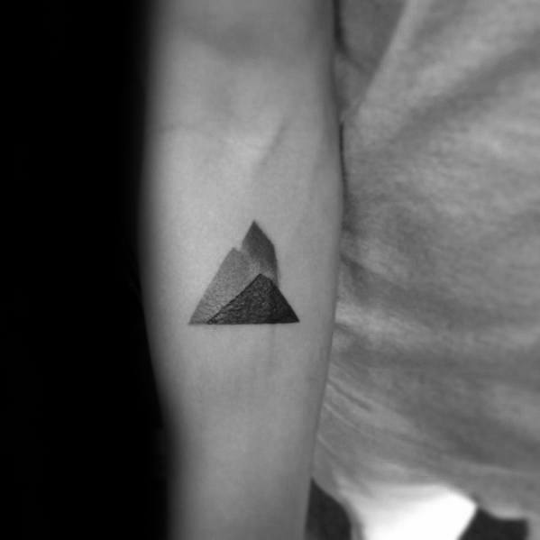 50 geometrische Berg Tattoo Designs für Männer - Geometrie-Tinte Ideen  
