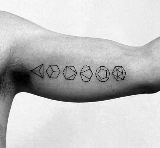 30 Ikosaeder Tattoo Designs für Männer - Geometrische Form Tinte Ideen  