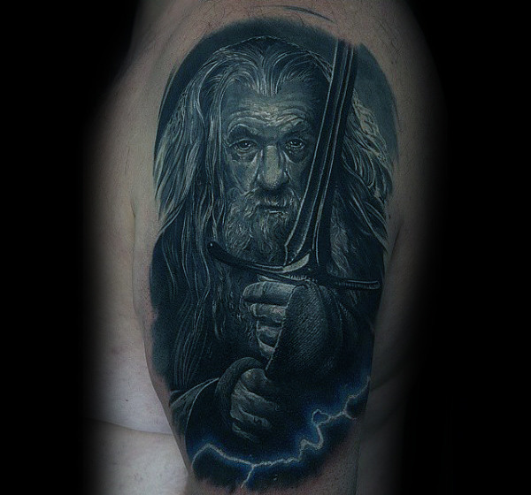 50 Herr der Ringe Tattoo Designs für Männer - Tolkien Ink Ideen  