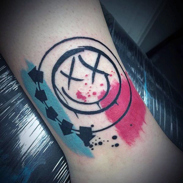 50 Blink 182 Tattoos für Männer - Rock Band Ink Ideen  