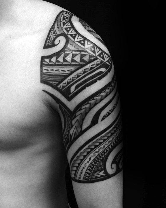 50 polynesischen Half Sleeve Tattoo Designs für Männer - Tribal Ink Ideen  