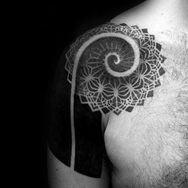 50 geometrische Arm Tattoo Designs für Männer - Bizeps-Tinten-Ideen  