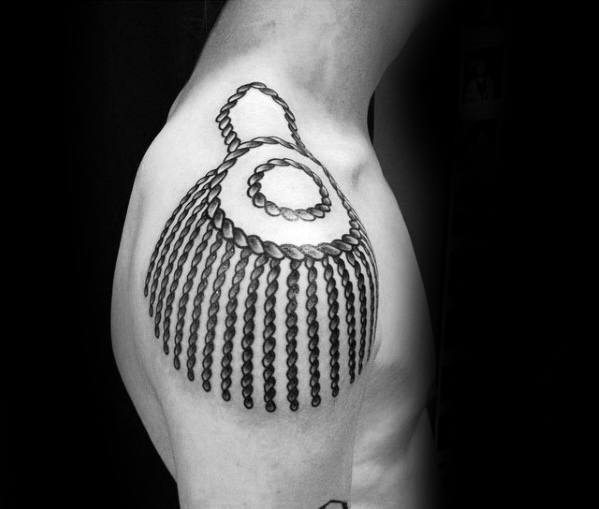 40 Epaulette Tattoo Designs für Männer - Zierschultertinte Ideen  