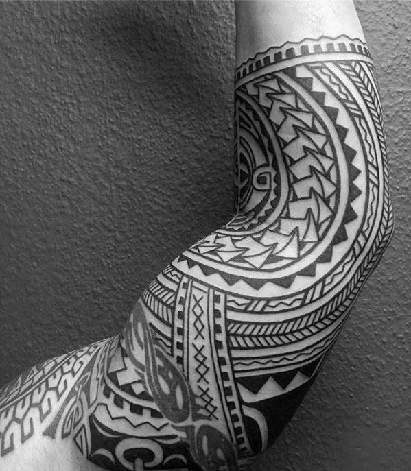 50 polynesischen Half Sleeve Tattoo Designs für Männer - Tribal Ink Ideen  