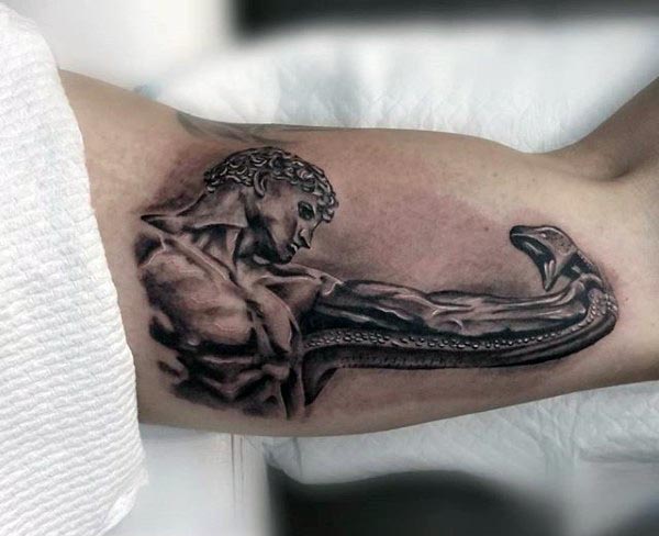 90 Bizeps Tattoos für Männer - Masculine Muscle Design-Ideen  