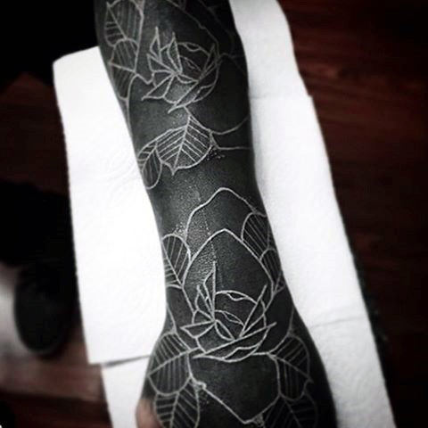 100 weiße Tinten-Tätowierungen für Männer - kühle farblose Design-Ideen  