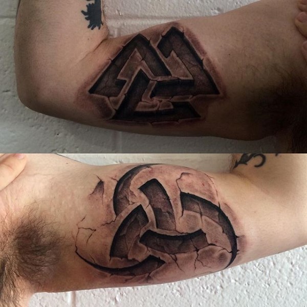 80 Stone Tattoo Designs für Männer - Carved Rock Ink Ideen - Mann Stil