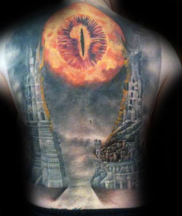 30 Auge von Sauron Tattoo-Designs für Männer - Herr der Ringe Ideen  