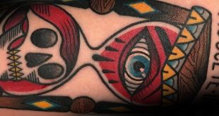 50 Traditionelle Sanduhr Tattoo-Designs für Männer - Passage der Zeit Ideen  