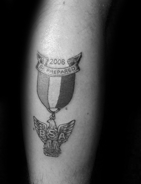 30 Eagle Scout Tattoo Designs für Männer - Pfadfinder von Amerika Tinte Ideen  