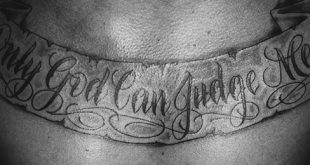 60 nur Gott kann mich beurteilen Tattoo Designs für Männer - zitieren Sie Tinte Ideen  