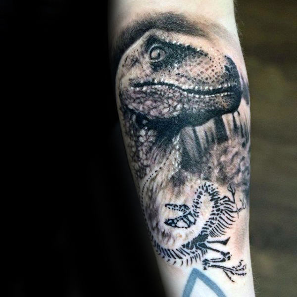 50 Velociraptor Tattoo Designs für Männer - Dinosaurier-Tinten-Ideen  