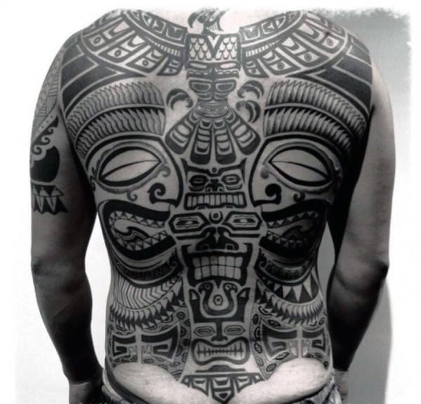 60 Tribal Back Tattoos für Männer - Bold Maskuline Designs  