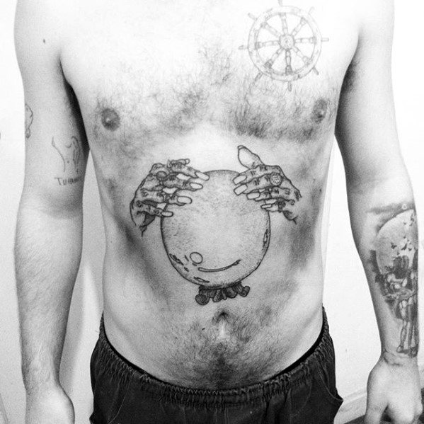 50 Crystal Ball Tattoo Designs für Männer - Wahrsager Tinte Ideen  