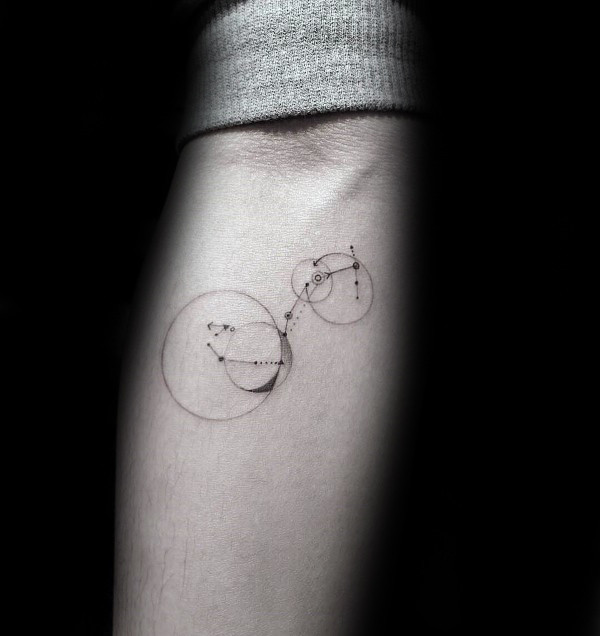 70 Skorpion Tattoo Designs für Männer - Sternzeichen-Ideen  