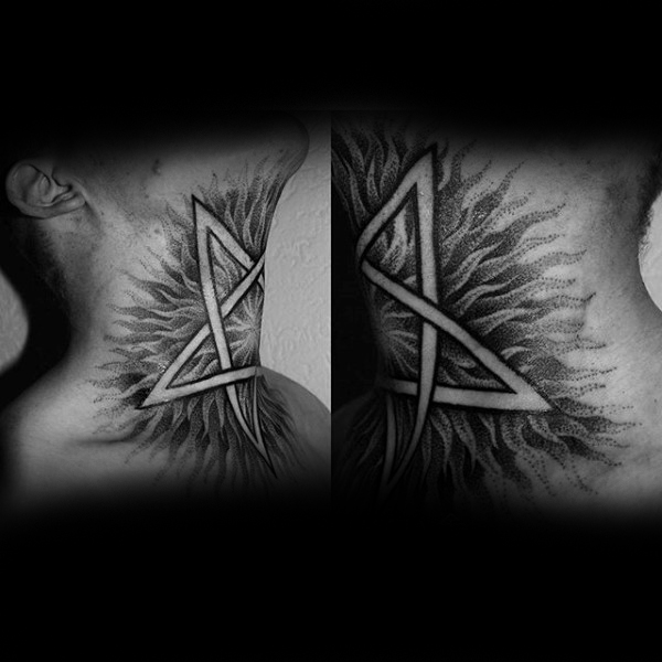 50 Pentagramm Tattoo-Designs für Männer - fünf Spitzen Star Ideen  