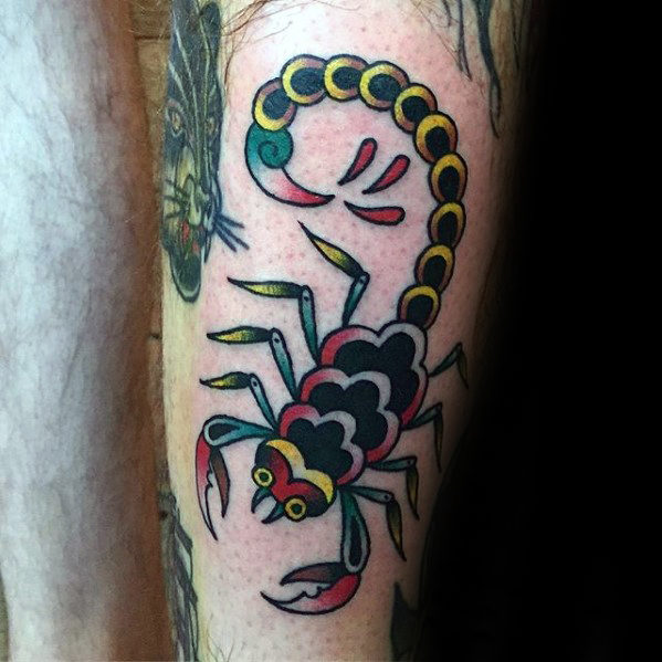 60 traditionelle Skorpion Tattoo Designs für Männer - ein Stich der alten Schule  