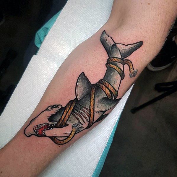 30 Neo Traditional Shark Tattoo-Designs für Männer - Cool Ink Ideas  