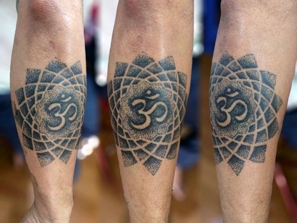 90 Om Tattoo Designs für Männer - Spirituelle Tinte Ideen  