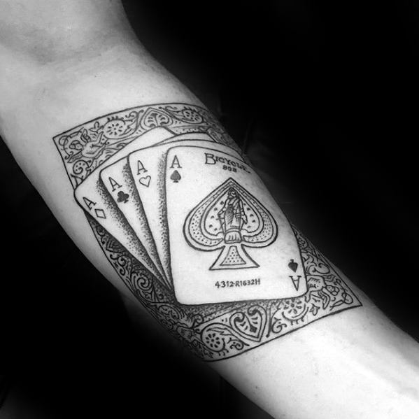 40 Magier Tattoo Designs für Männer - Magic Trick Ink Ideas  