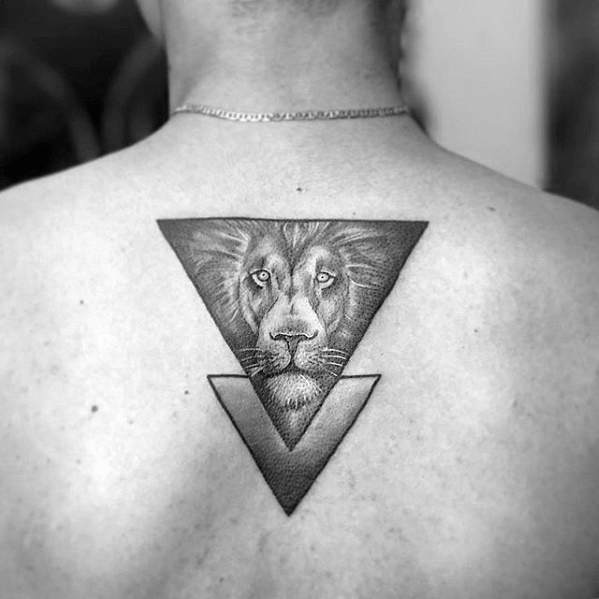 60 geometrische Löwen Tattoo Designs für Männer - männliche Ideen  